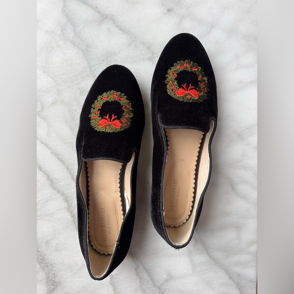 Isaac Mizrahi Black Velvet Embroidered Loafers Holiday Wreath Design